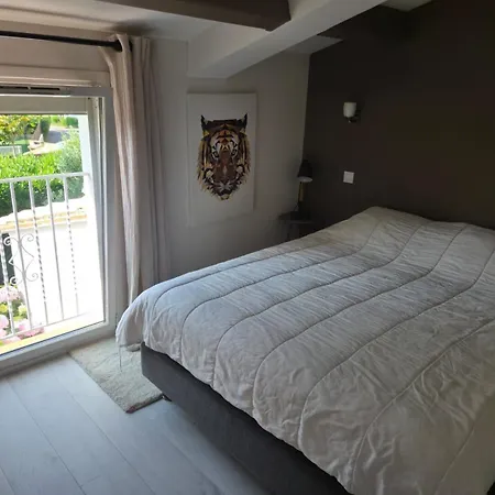 De Charme Avec Piscine Et Jardin En Bord De *