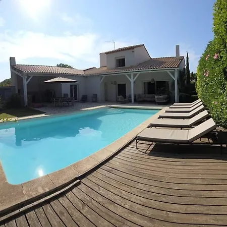 Villa De Charme Avec Piscine Et Jardin En Bord De Saint-Cyprien (Pyrenees-Orientales)