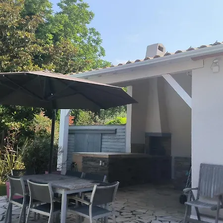 De Charme Avec Piscine Et Jardin En Bord De Saint-Cyprien (Pyrenees-Orientales)