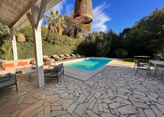 וילה De Charme Avec Piscine Et Jardin En Bord De *
